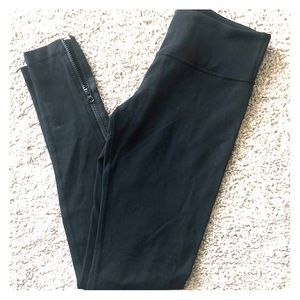 Lululemon black leggings with zippers on bottom